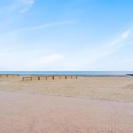 In Near The Beach, Cleaning Included Коксейде